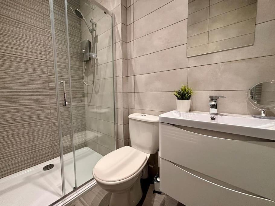 Teds Apartments-town Centre-apt1 Апартаменты *