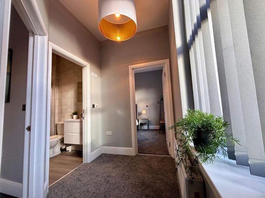 Teds Apartments-town Centre-apt1 *